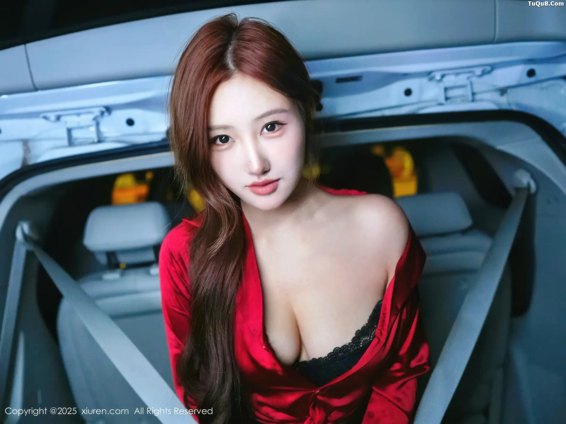 金允希Yuki车内场景性感黑色内衣配黑丝袜秀丰腴身材绝美写真80P