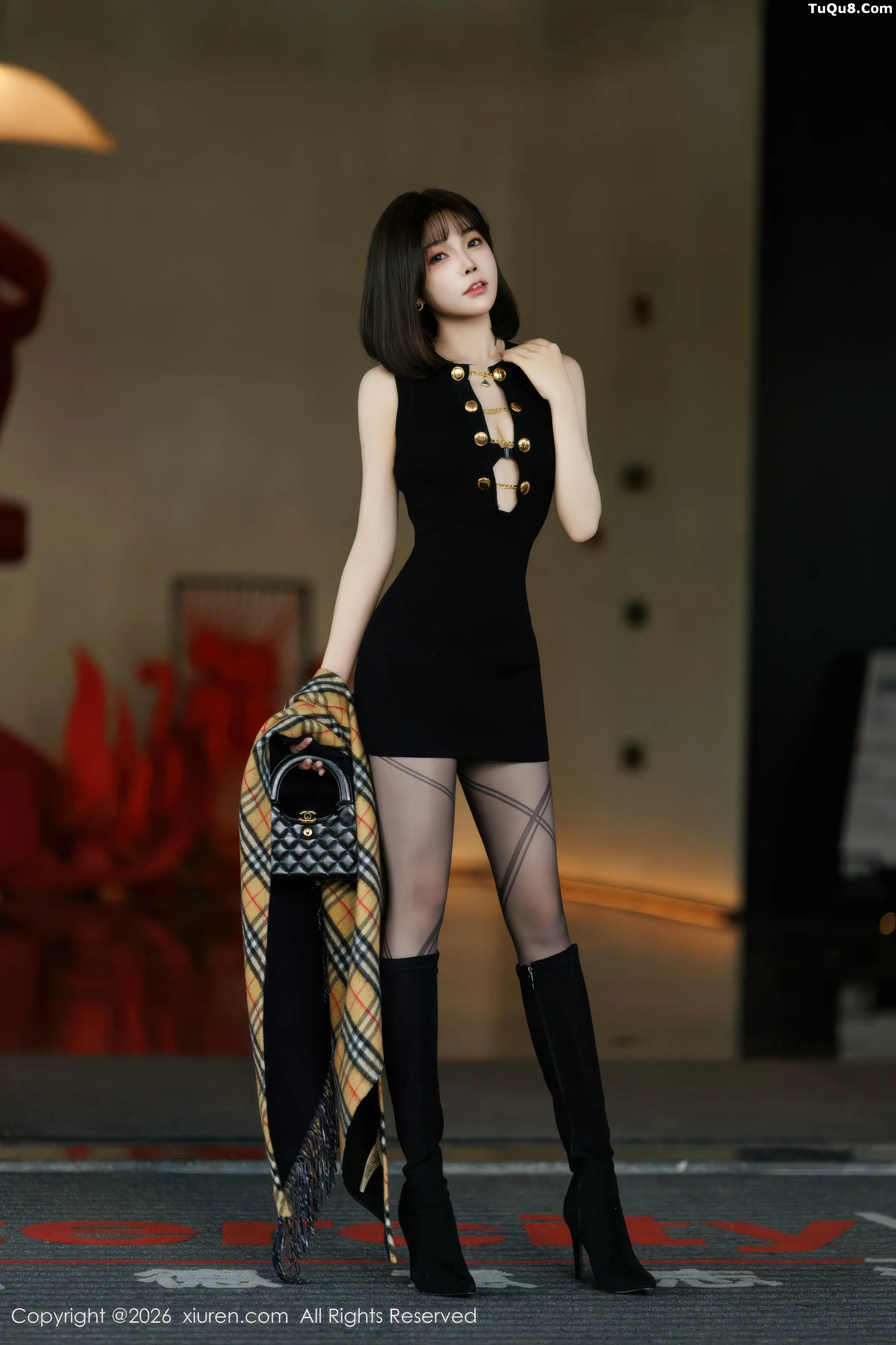 莉芝荔枝性感黑色连衣短裙+黑丝网袜秀完美身材绝美写真100P