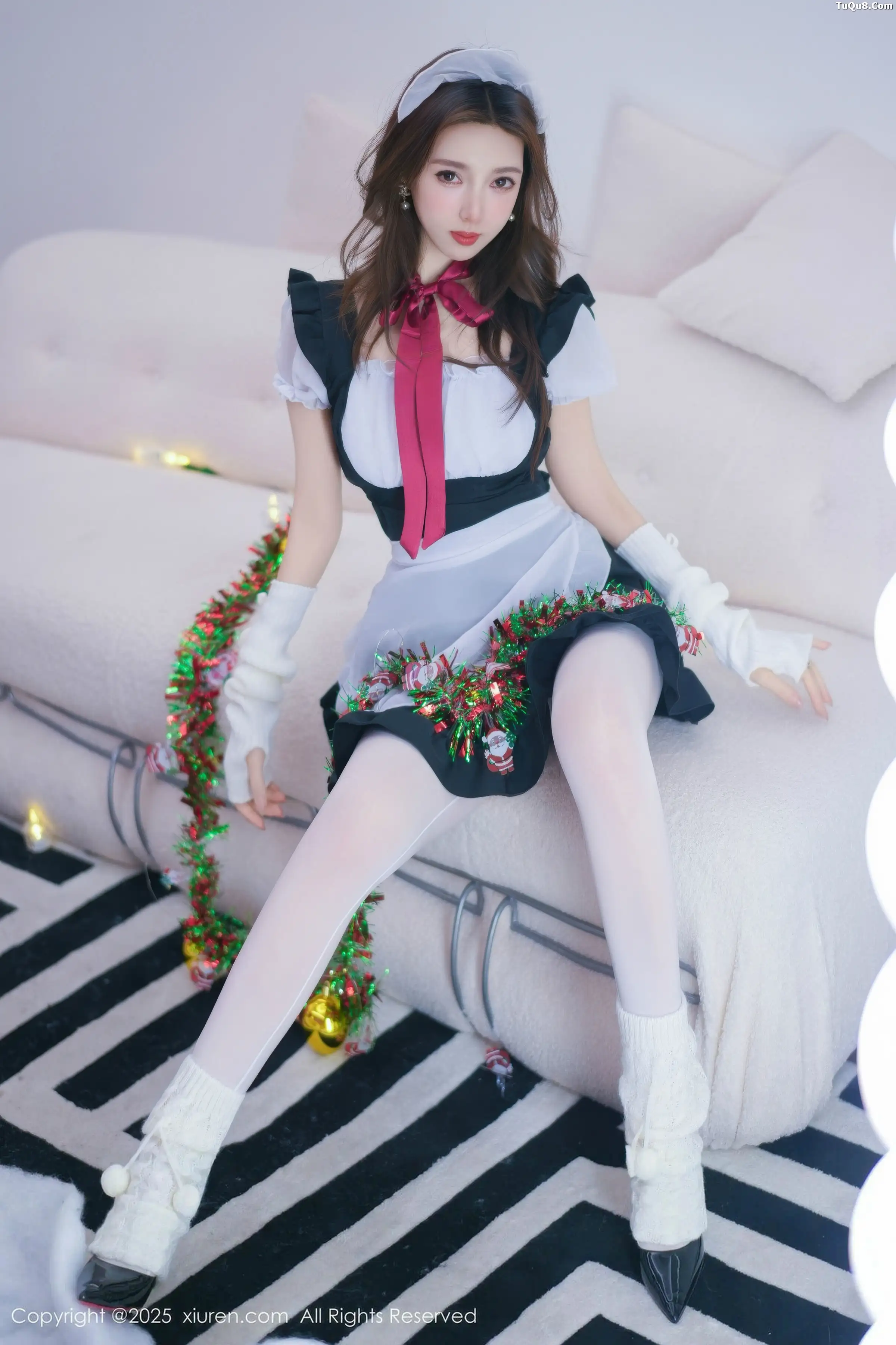 Twins-桃桃性感女仆装扮配白色丝袜秀完美身材撩人绝美写真77P