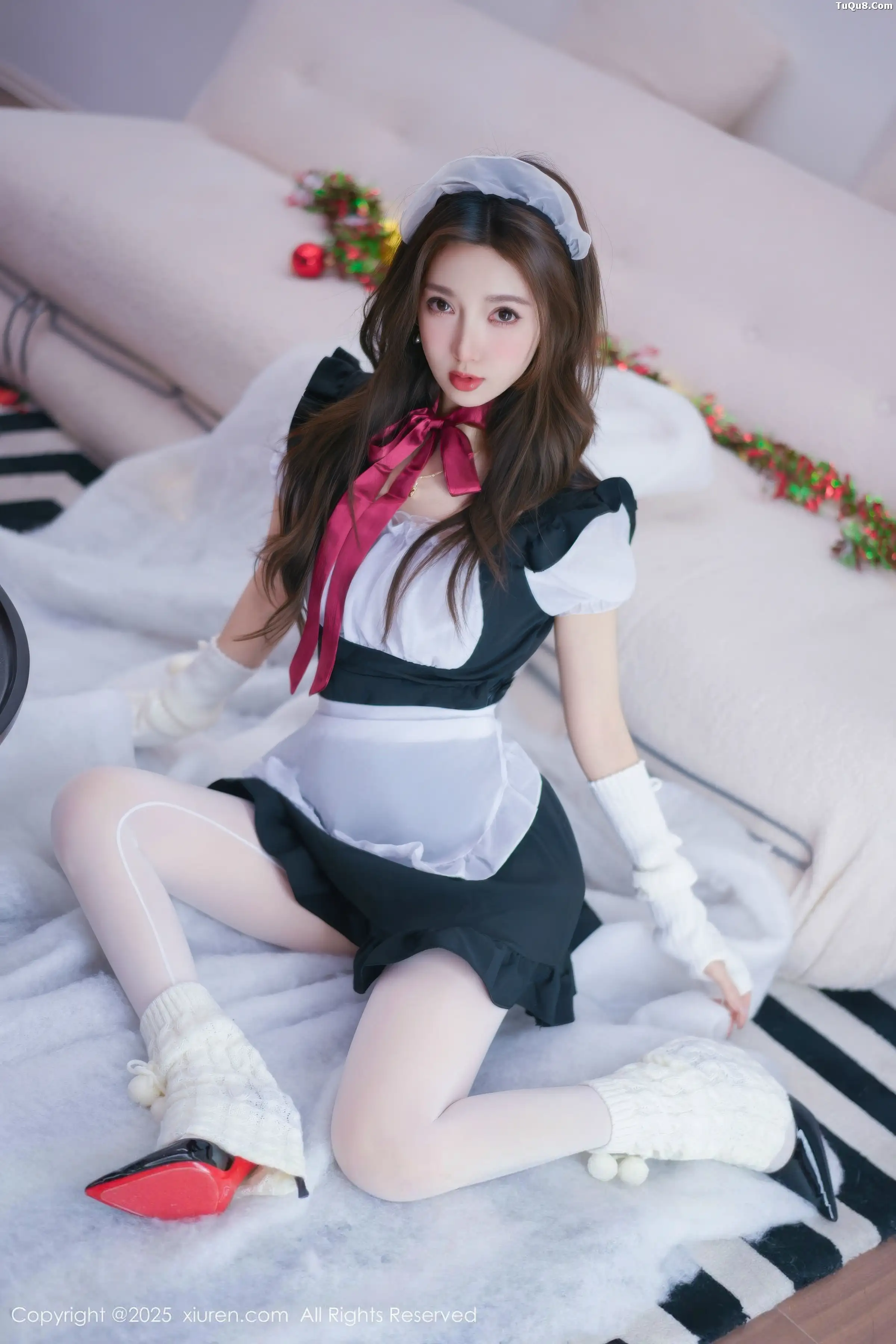 Twins-桃桃性感女仆装扮配白色丝袜秀完美身材撩人绝美写真77P