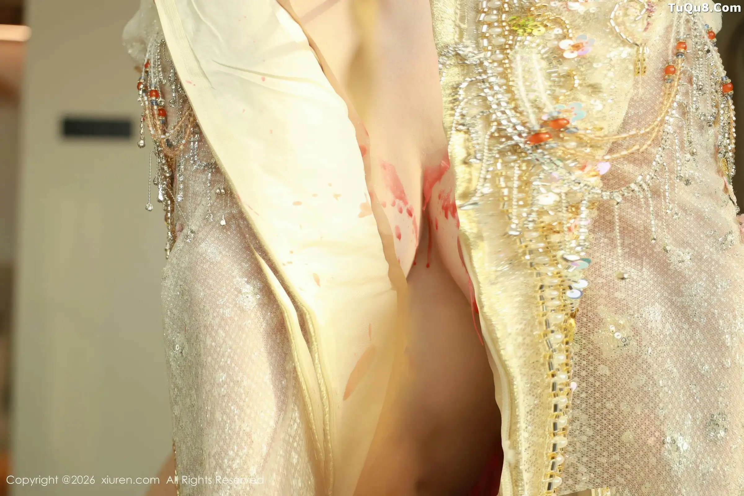 小薯条nienie剧情主题性感秀禾服饰配肉色丝袜秀美腿绝美写真56P