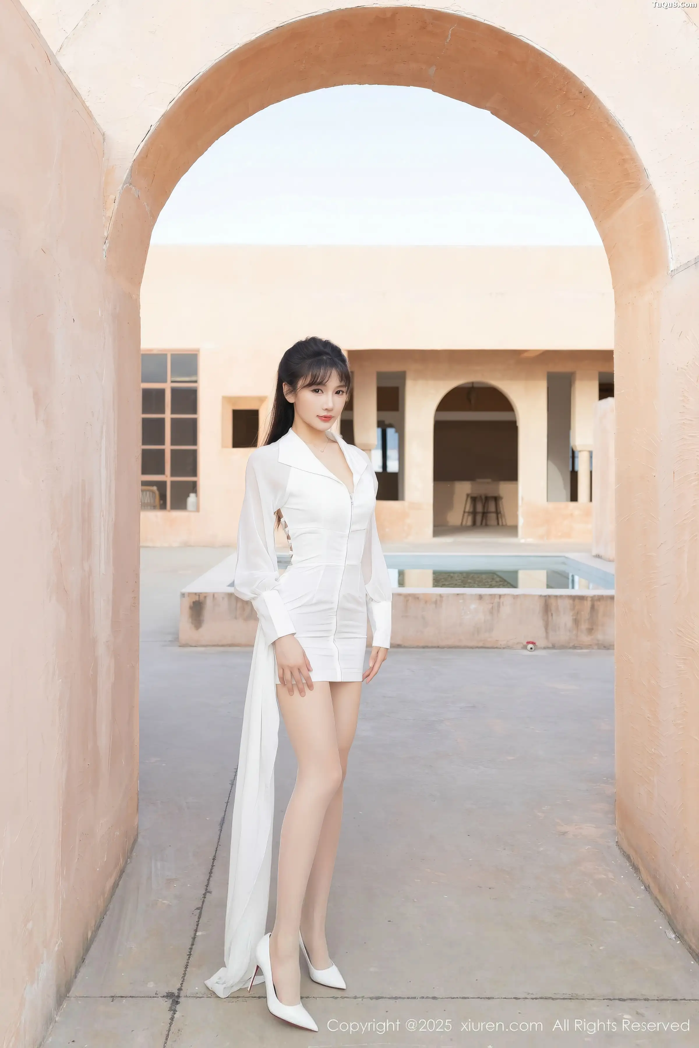 陆萱萱性感套装露肉色内衣配超薄肉丝秀柔美身姿绝美写真80P