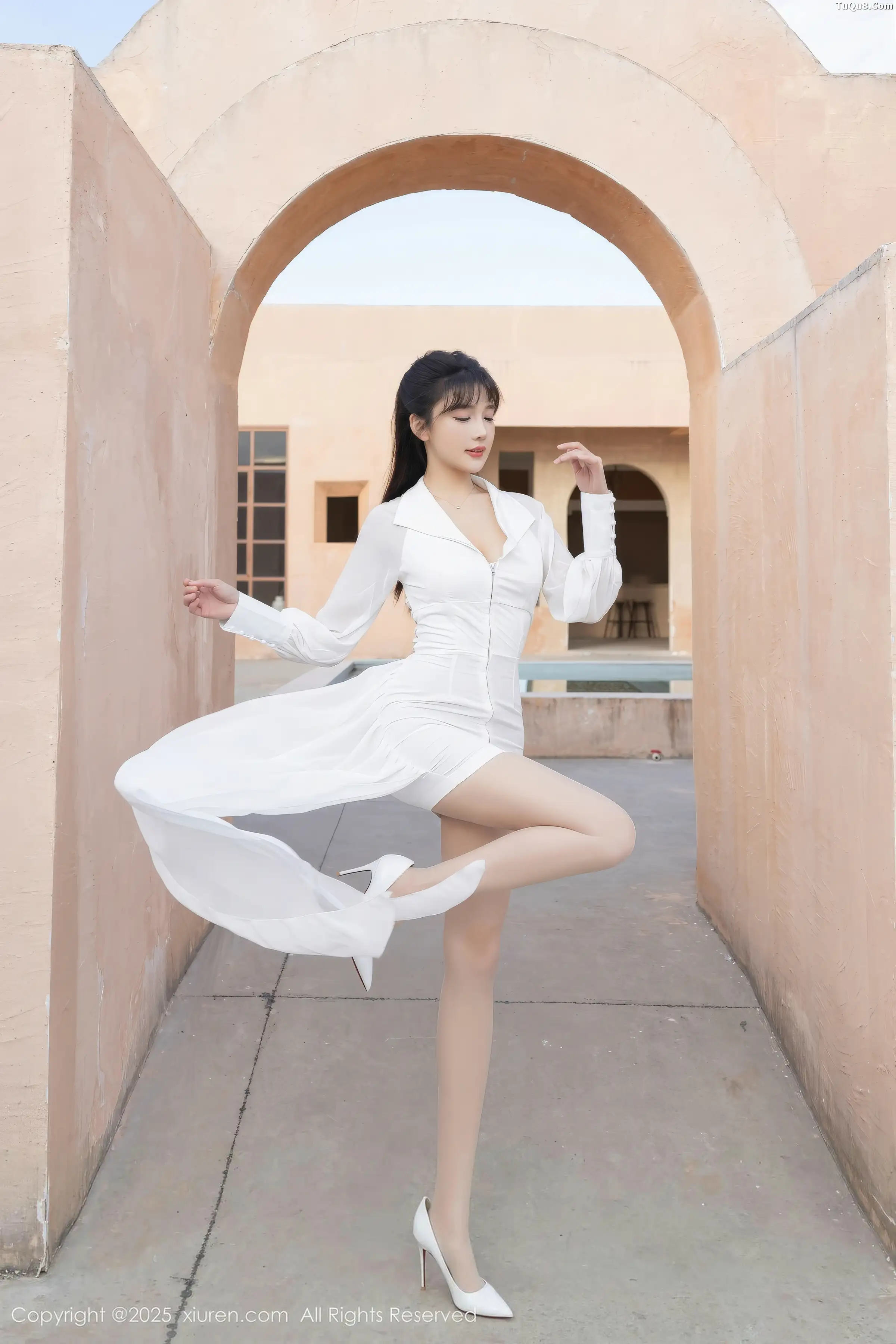 陆萱萱性感套装露肉色内衣配超薄肉丝秀柔美身姿绝美写真80P