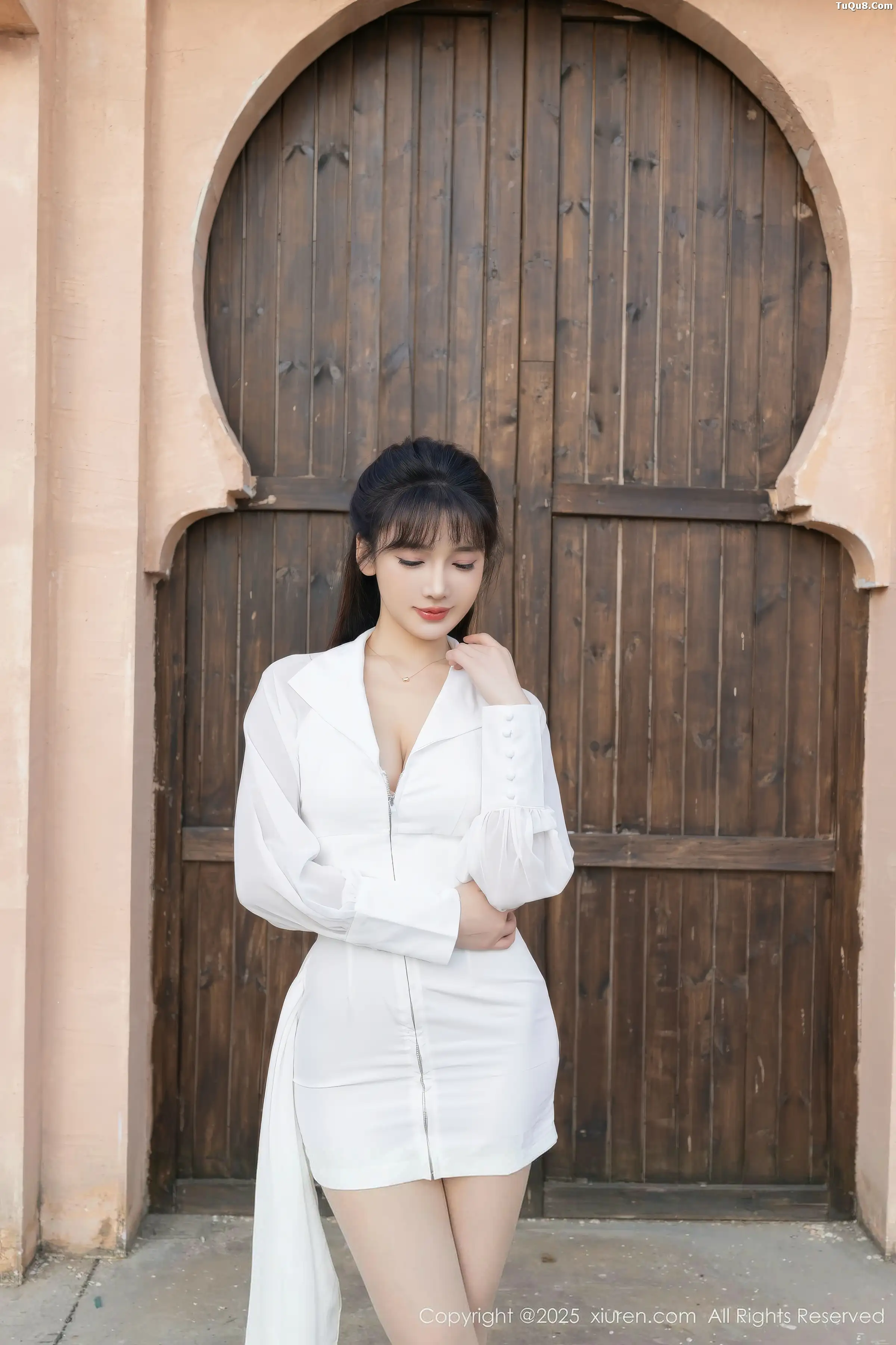 陆萱萱性感套装露肉色内衣配超薄肉丝秀柔美身姿绝美写真80P