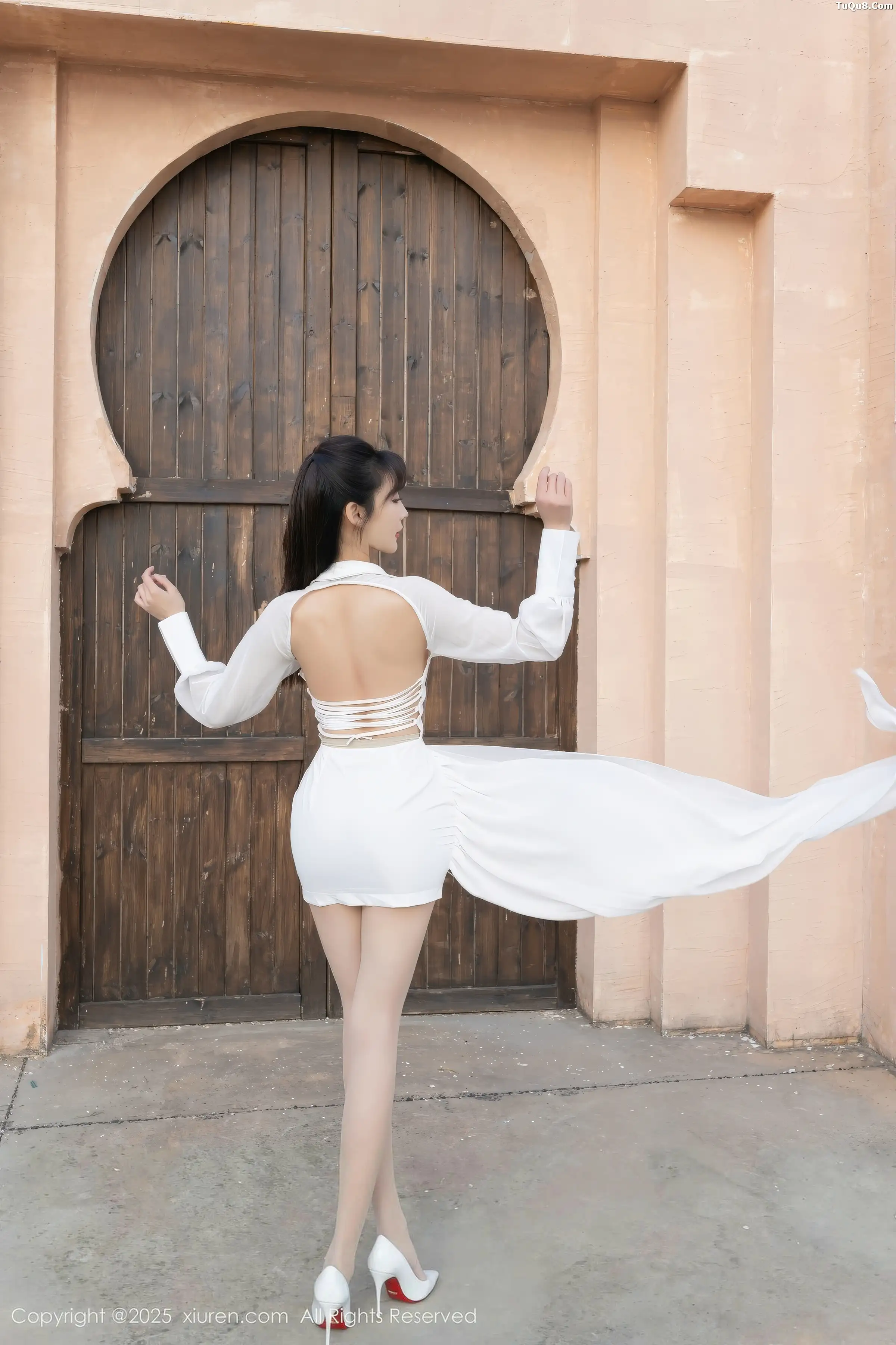 陆萱萱性感套装露肉色内衣配超薄肉丝秀柔美身姿绝美写真80P